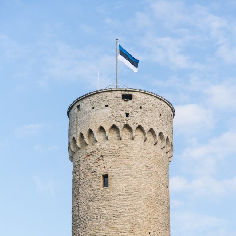Eesti lipp Pika Hermanni tornis Toompeal